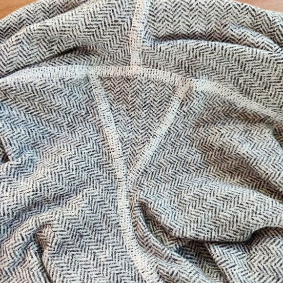 Lululemon Wunder Under Crop - Picture 6 of 9